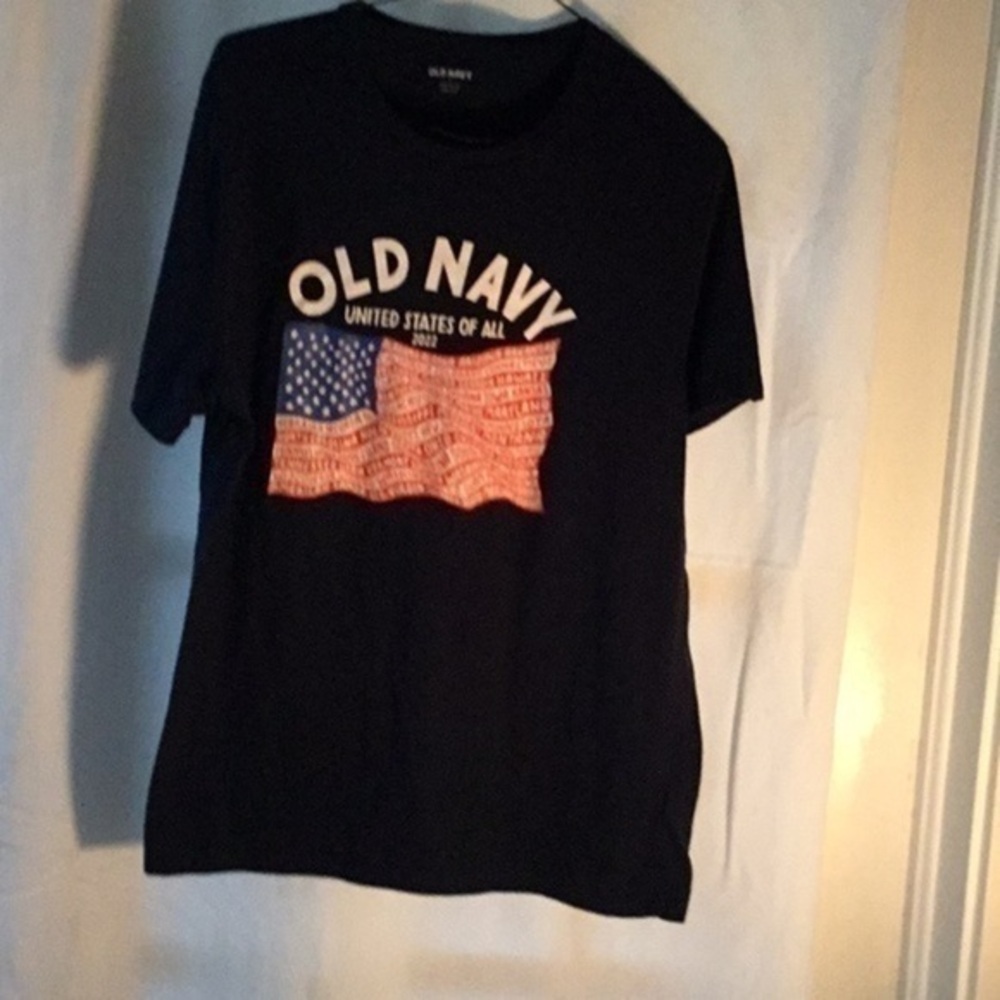Old Navy unisex tee shirt with United States of all 2022 emblem